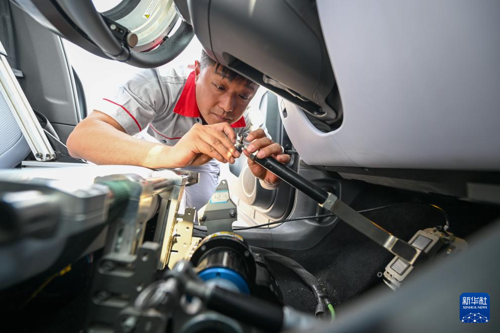 客车驾驶安全视频 2013184_4096x10000.png