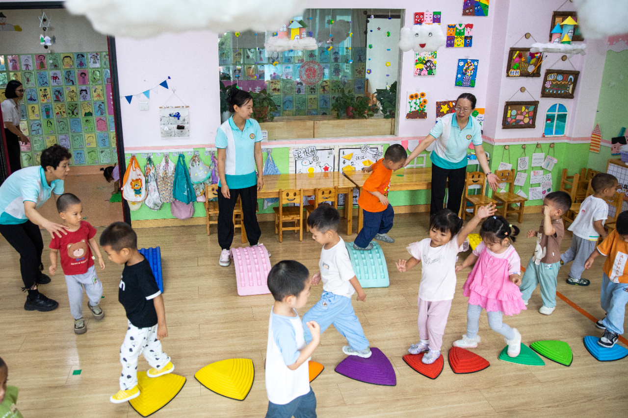 金钥匙幼儿园放学时间 2017770_4096x10000.jpeg