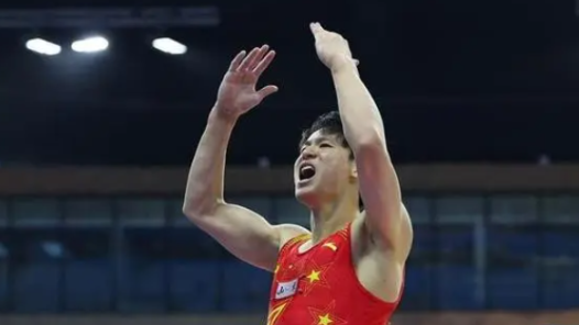 中国体操队临阵因伤换将 苏炜德顶替孙炜