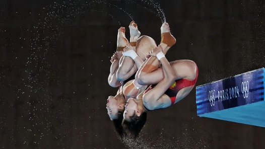 “水花消失术”再现！陈芋汐、全红婵携手夺冠！