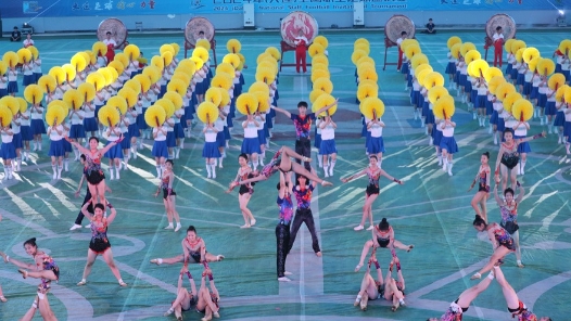 没有明星大腕，职工就是主角