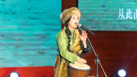 云南省职工独唱、独舞、独奏比赛在昆明举行