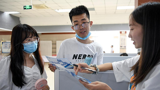 学习《决定》每日问答｜为什么要完善高校毕业生、农民工、退役军人等重点群体就业支持体系