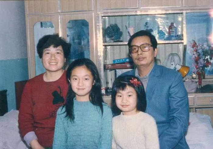 陈步烽一家四口的合影。(受访者供图) 陈步烽一家四口的合影。(受访者供图)