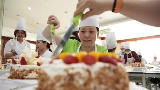 霍尔果斯市总工会开展就业帮扶职业培训