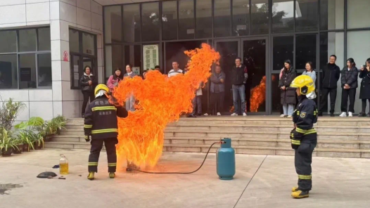 云南弥勒市总工会开展2024年消防应急培训及疏散演练