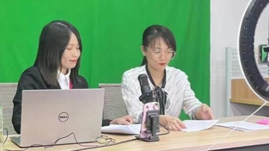 甘肃平凉市总工会直播带岗火热启动