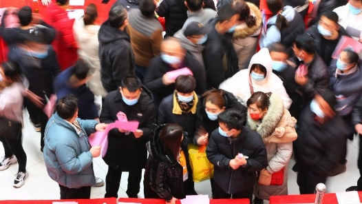 江苏常州举办“工会帮你来就业”专场招聘会