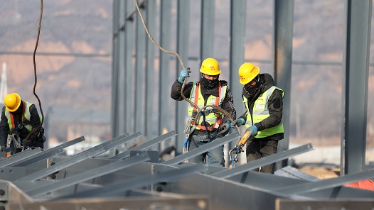 新华时评·整治形式主义｜遏止“数据出官”，造假造不出发展的快车道