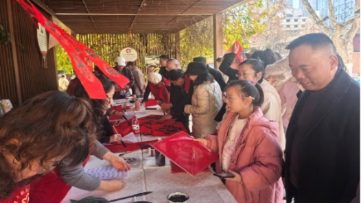 昆明五华区护国街道总工会开展迎新春送祝福活动