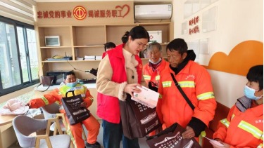 云南玉溪江川区总工会开展首个“工会服务户外劳动者日”宣传活动