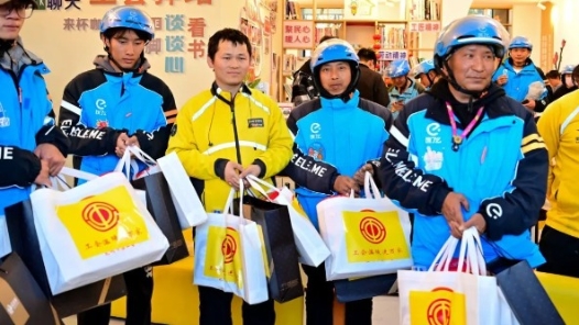 以温暖之光 照亮前行之路——云南省总工会慰问组开展2025年元旦春节送温暖走访慰问活动