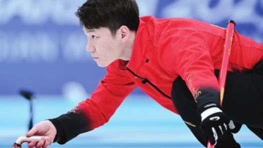 亚冬会冰壶比赛率先开赛 中国混双组合首秀取首胜
