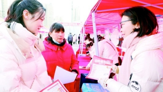 安徽六安：工会送岗位家门口就业