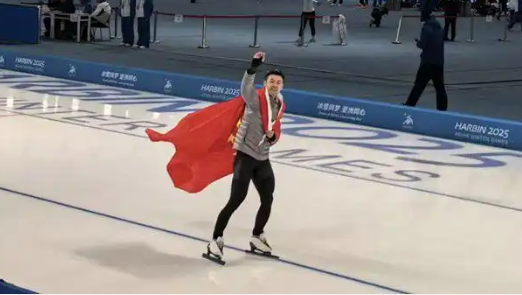 1分45秒85！宁忠岩打破速度滑冰男子1500米亚洲纪录夺冠！