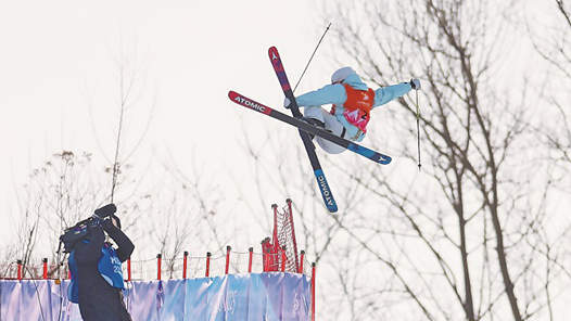 中国军团比赛首日勇夺8金