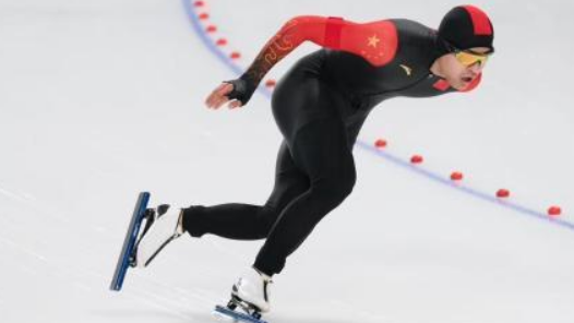 哈尔滨亚冬会｜旗手宁忠岩摘金：多重意义的精彩首秀