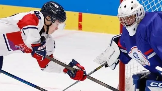 中国台北冰球队员李翊诚：遇见高水平球队是很好的学习