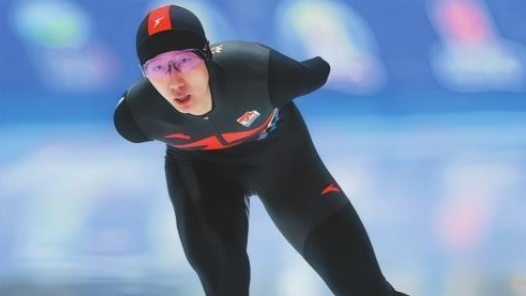 新华社快讯：中国队选手吴宇获哈尔滨亚冬会速度滑冰男子5000米金牌