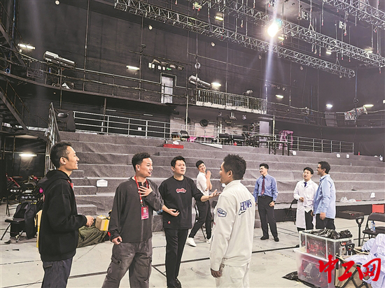 2854651_tpzz_1738829062621_b 拷贝