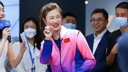 丁宁换个身份参与亚冬会