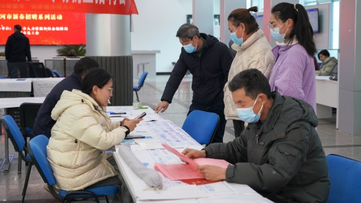 河南省漯河市总工会举办“春风送岗促就业，精准服务暖人心”专场就业招聘会