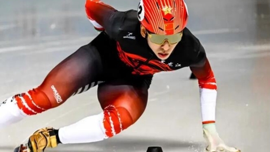 中国队选手宁忠岩获哈尔滨亚冬会速度滑冰男子1000米冠军