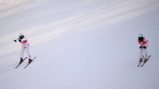 女子空中技巧双人同步 新秀冯俊熙/王雪夺金