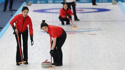 亚冬会｜中国冰壶女队惜败韩国队