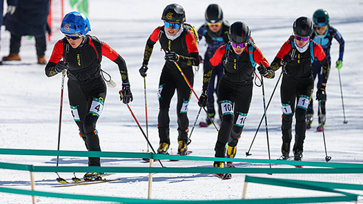 第30金！中国队包揽亚冬会滑雪登山混合接力金银铜牌