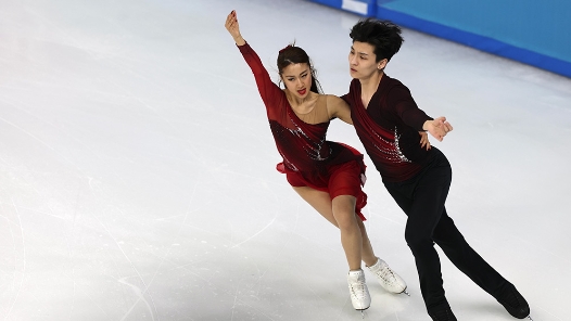 亚冬会花滑冰舞中国组合摘银