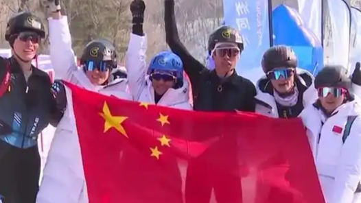 中国代表团稳居“双榜”首位