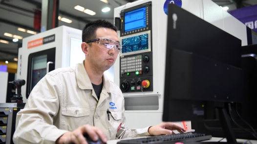 广东工会：培育高素质产业工人 支撑新质生产力发展