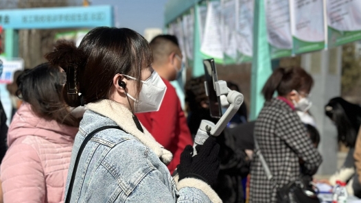 嘉兴市高新区（高照街道）工会搭建就业“快车道”