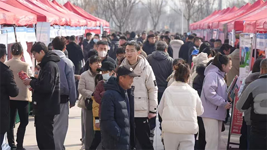 临沂：搭桥梁精准对接 工会帮就业暖人心