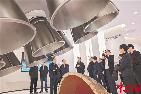 2887657_tpzz_1740839459997_b