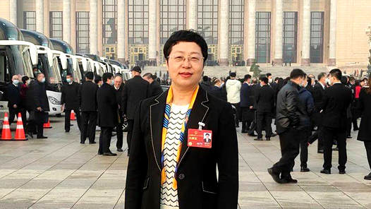 代表委员履职故事｜“谢代表”的工作簿