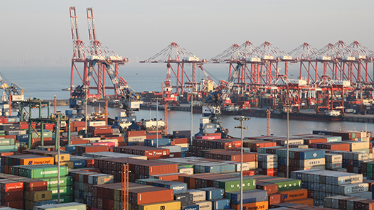 两会新华社快讯：2024年全年经济社会发展主要目标任务顺利完成