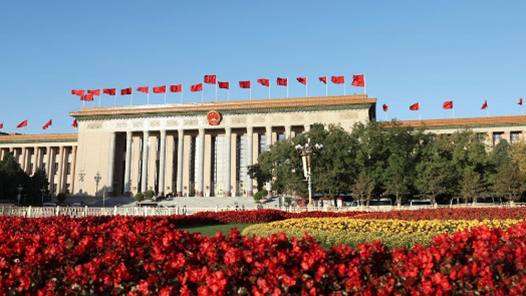 李强在政府工作报告中指出，过去一年中国式现代化迈出新的坚实步伐