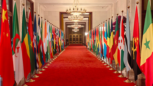 李强在政府工作报告中介绍，过去一年中国特色大国外交开创新局面