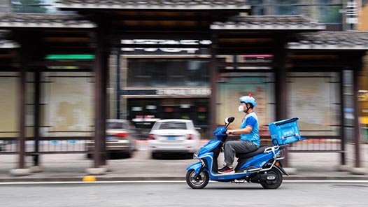 李强在政府工作报告中提出，加大保障和改善民生力度，提升社会治理效能