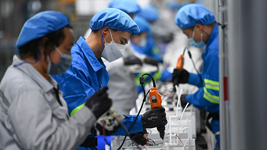 李强在政府工作报告中提出，推动标志性改革举措加快落地，更好发挥经济体制改革牵引作用