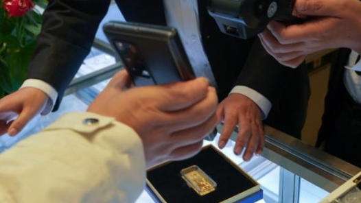 中国人民银行行长：今年将择机降准降息