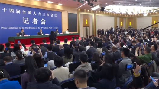 回放：十四届全国人大三次会议外交主题记者会 王毅回答中外记者提问