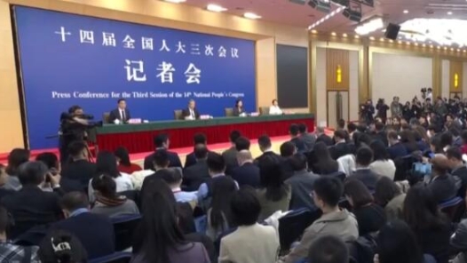 两会·外长记者会丨王毅谈全球南方卓然壮大：风从南方起，潮自南方来