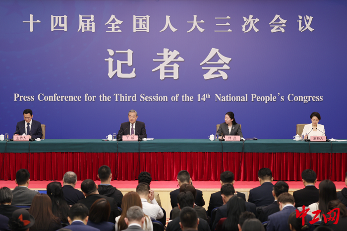 外交部长王毅答记者问1