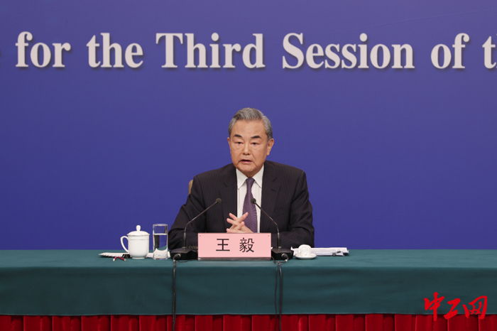 外交部长王毅答记者问2