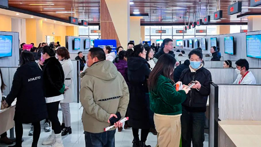 呼和浩特市总工会联合多部门举办2025年春风行动专场招聘会