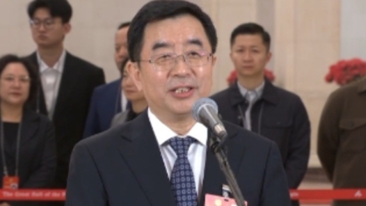 委员通道丨连玉明：生态管护员端的是国家碗，吃的是生态饭