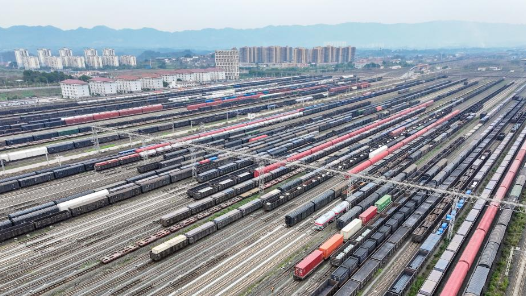 两会新华社快讯：十四届全国人大三次会议批准2025年国民经济和社会发展计划